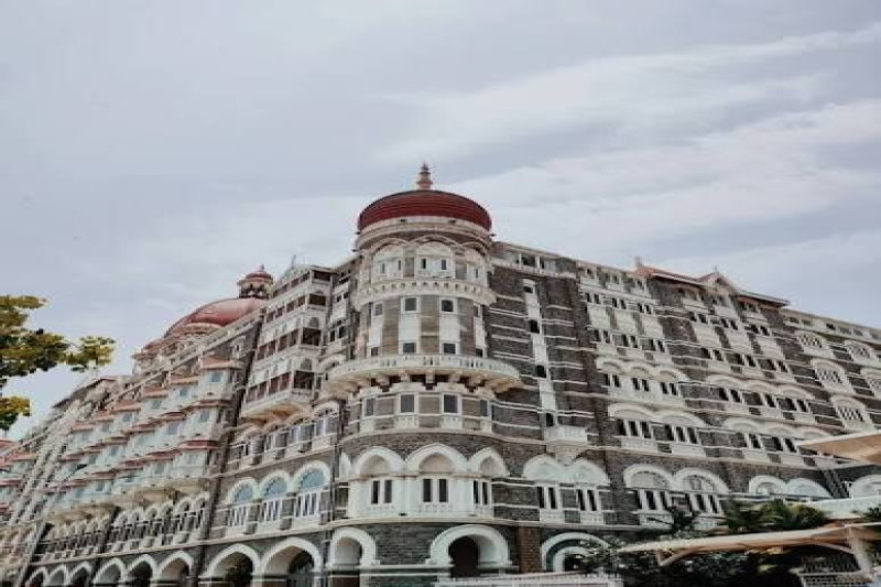 Day 1: Arrival in Mumbai – City Exploration