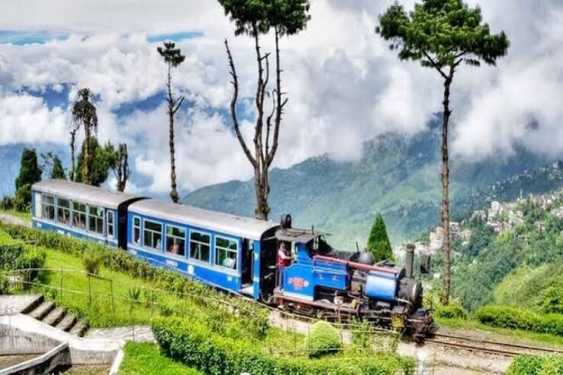 DAY 2: KOLKATA – DARJEELING TRANSFER