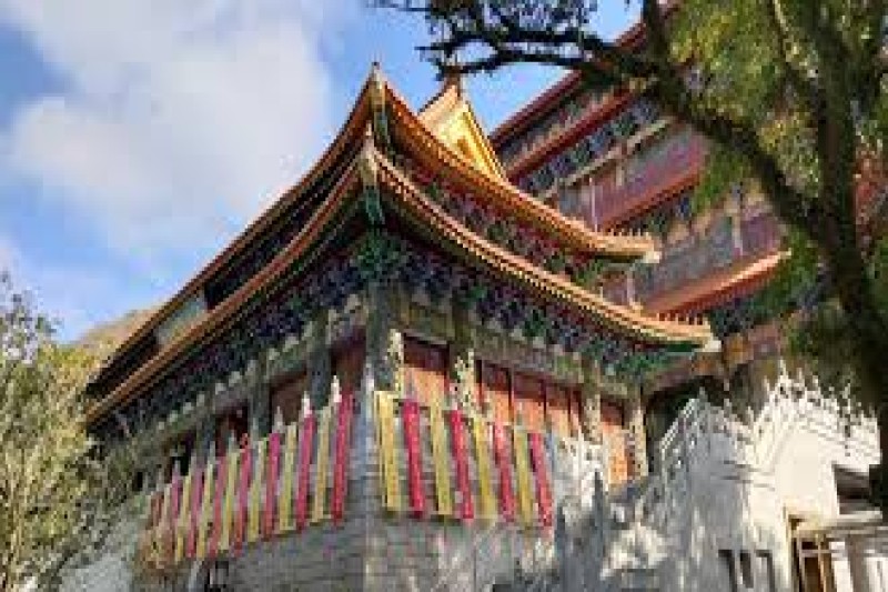 Day 04: Ngong Ping – Lantau Island Tour