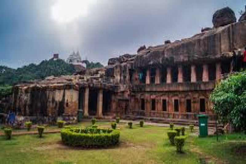 Day 02 : Heritage Sites & Journey to Puri