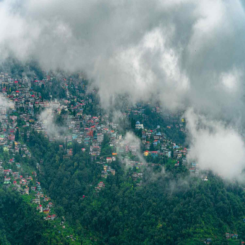 Sikkim & Darjeeling Tour Package &ndash; Himalayan Beauty, Tea Gardens & Mountain Views
